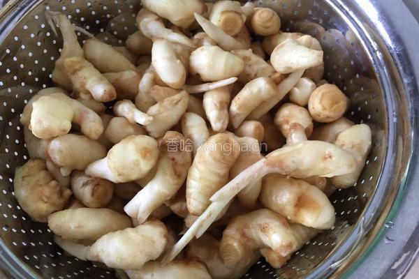 糖醋姜芽的做法图解1