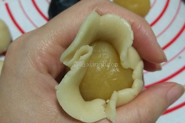 广式蛋黄月饼的做法图解11