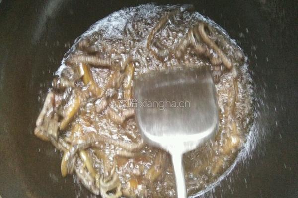 泡椒鳝鱼片的做法图解3