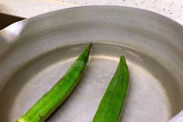 辅食美食分享：秋葵卷肉 （补充果胶、补铁、钙）的做法图解2
