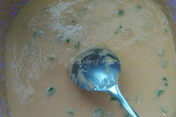 胡萝卜葱花鸡蛋饼的做法图解3