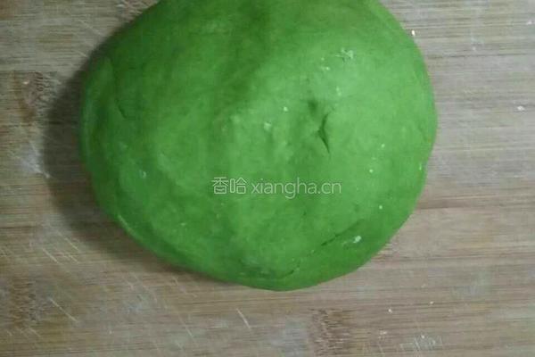 绿色菠菜面的做法图解2