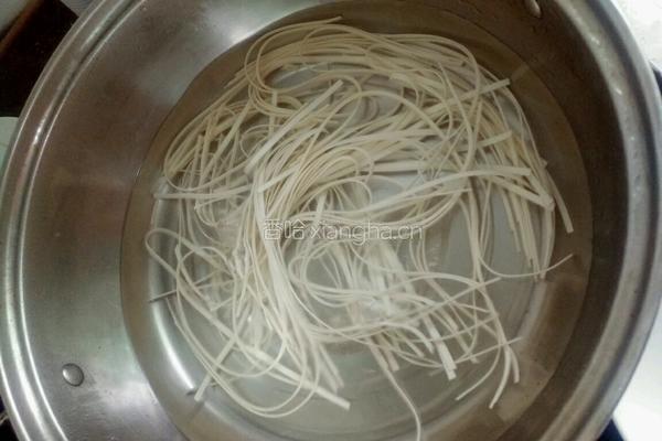 青菜肉丝炒面的做法图解3