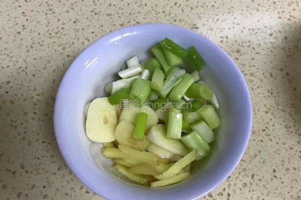 肉炒小白菜粉条的做法图解3