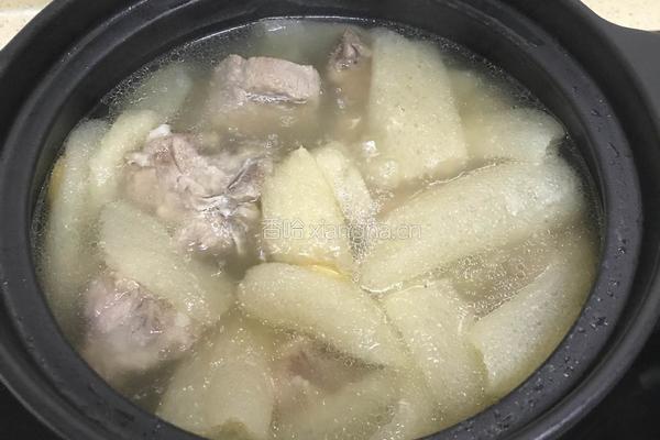 排骨竹荪枸杞汤 的做法图解11