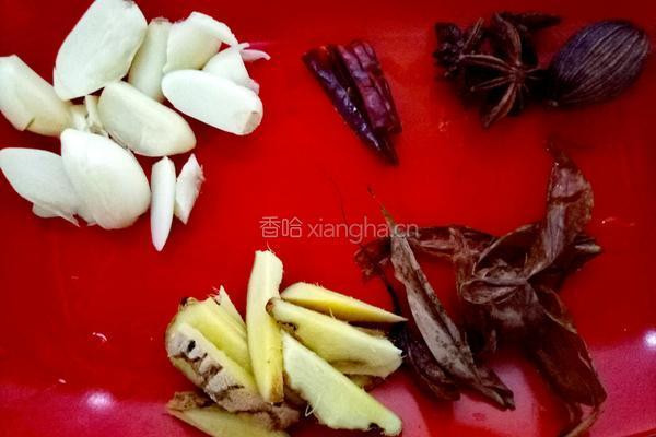 卤莲藕排骨的做法图解3