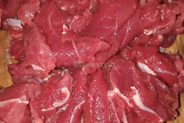 泡椒牛肉的做法图解2