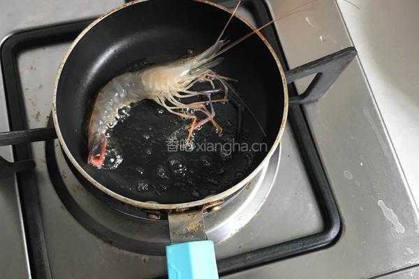 黄油香煎大虾的做法图解2