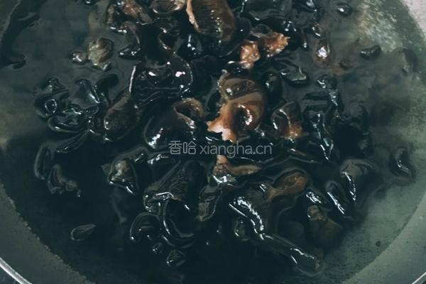 酸辣黑木耳的做法图解7