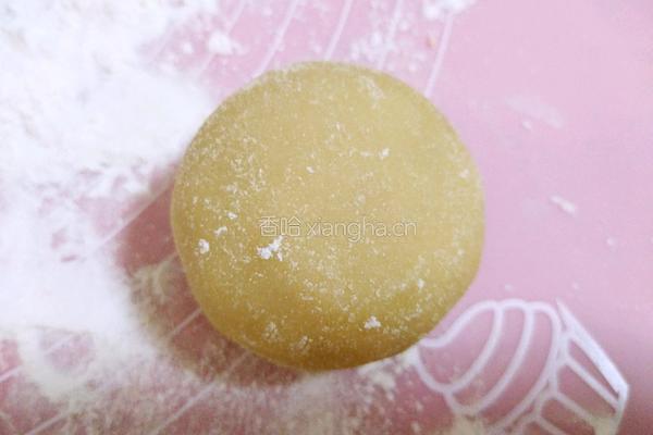 广式月饼（100克凤梨蛋黄馅）的做法图解17