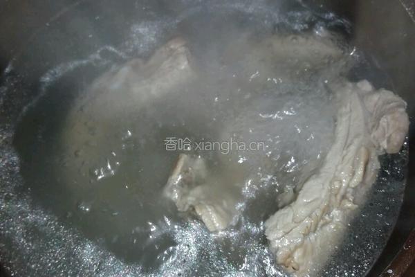 花生板栗炖排骨的做法图解4