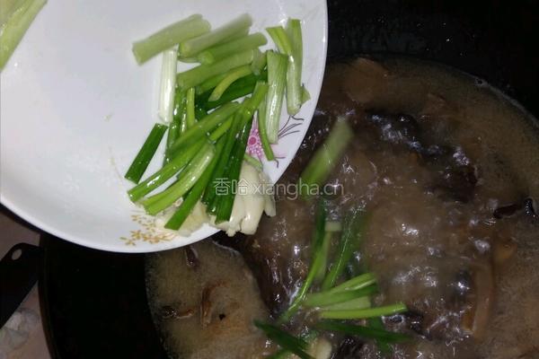 腊肉炖杂菌的做法图解10