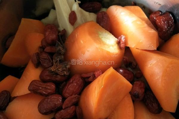 红萝卜牛骨汤的做法图解5