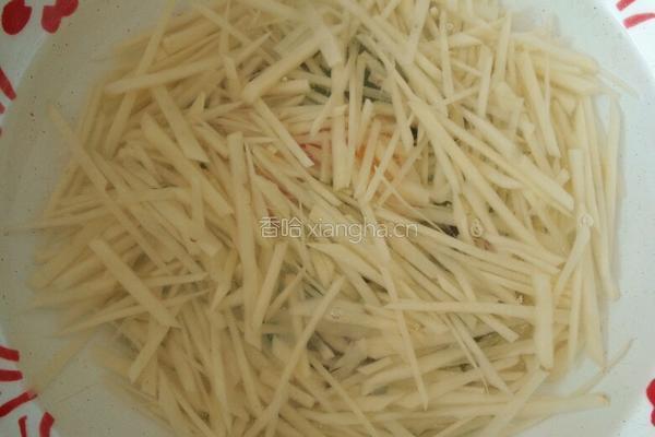 酸甜辣土豆丝的做法图解2