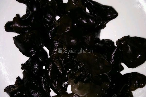 木耳炒鸡蛋的做法图解2