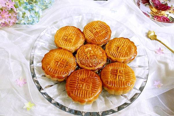 广式月饼（100克凤梨蛋黄馅）的做法图解1