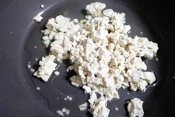 豆腐炒鸡蛋的做法图解6