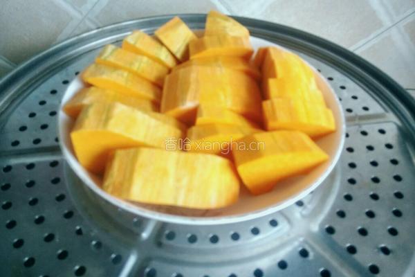 南瓜豆沙包的做法图解2