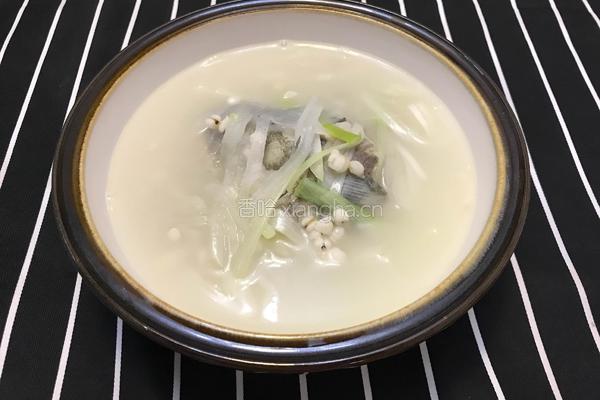 鲫鱼薏米白萝卜葱汤 的做法图解20