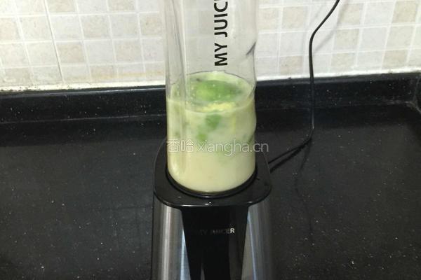 牛油果益力多果汁的做法图解6