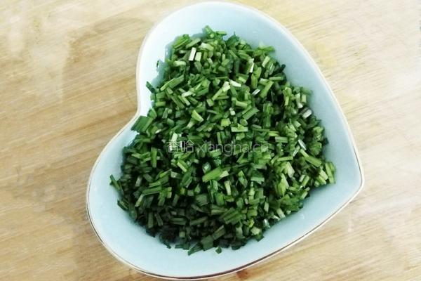 韭菜鸡蛋饼的做法图解5