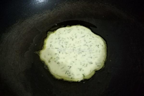 韭菜鸡蛋饼的做法图解7
