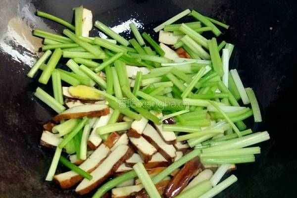 芹菜炒酱干的做法图解9