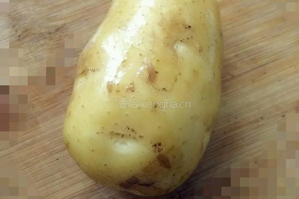 土豆烧五花肉的做法图解1