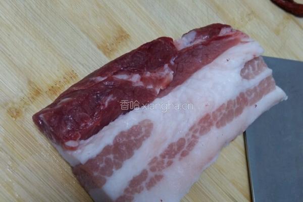 腊鱼新鲜五花肉组合的做法图解3