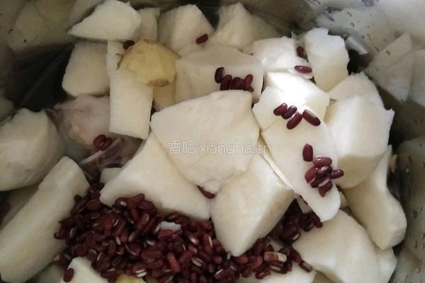 红豆地瓜筒骨汤的做法图解6
