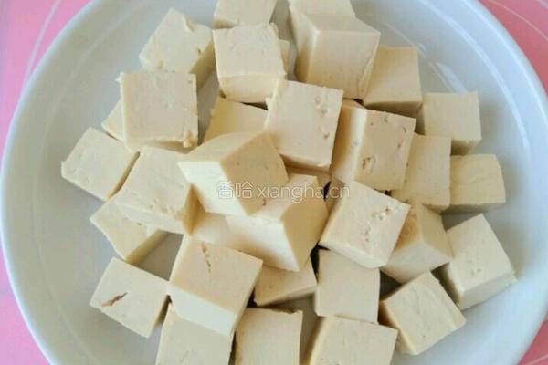 糖醋豆腐的做法图解1