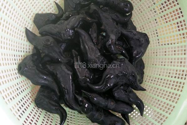 煮菱角的做法图解1