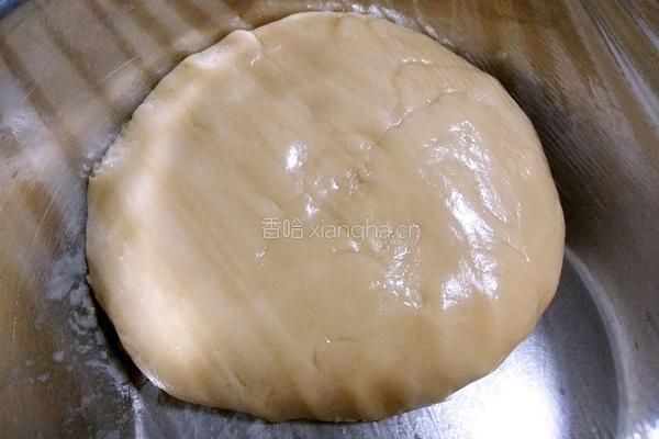 广式月饼（100克莲蓉蛋黄馅）的做法图解15