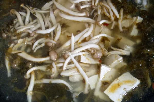 酸菜豆腐蟹味鱼的做法图解4