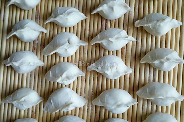 菠菜猪肉水饺的做法图解4