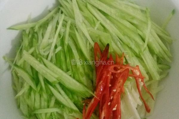 凉拌青萝卜的做法图解1