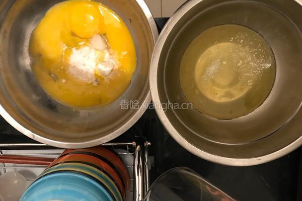 戚风版海绵蛋糕的做法图解2