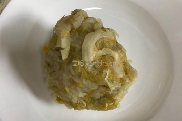 排骨酸菜炖粉条的做法图解2