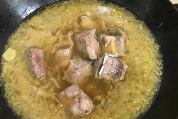 排骨酸菜炖粉条的做法图解12