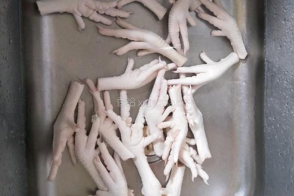 盐焗鸡爪的做法图解2
