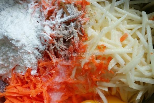 土豆红萝卜丝煎饼的做法图解1