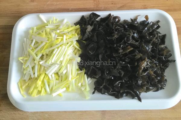 牛肉丁炒米饭的做法图解2