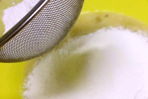 辅食美食分享：香蕉马芬蛋糕的做法图解5