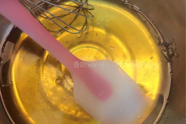 广式蛋黄月饼的做法图解1