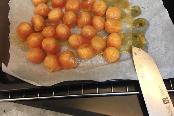 广式蛋黄月饼的做法图解4