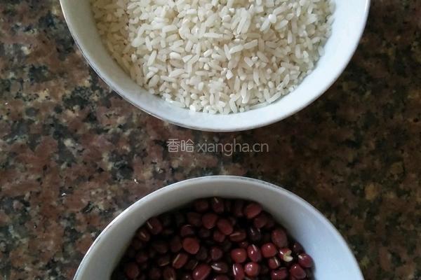 红豆粥的做法图解1