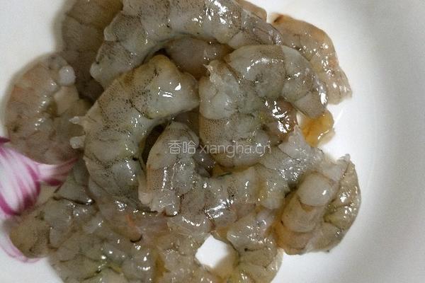 鱼肉鲜虾馄饨的做法图解1