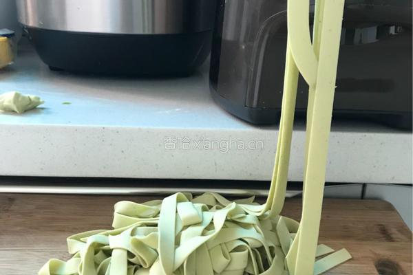自制蔬菜面的做法图解6