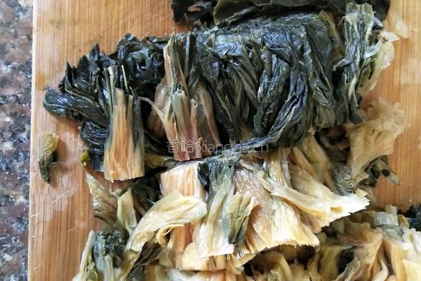 菜干煲鸡汤的做法图解3