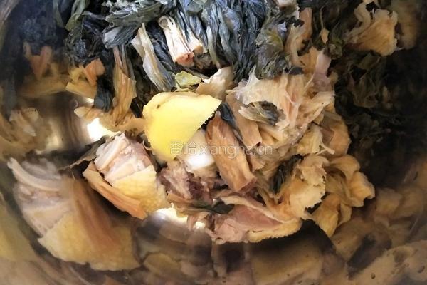 菜干煲鸡汤的做法图解5